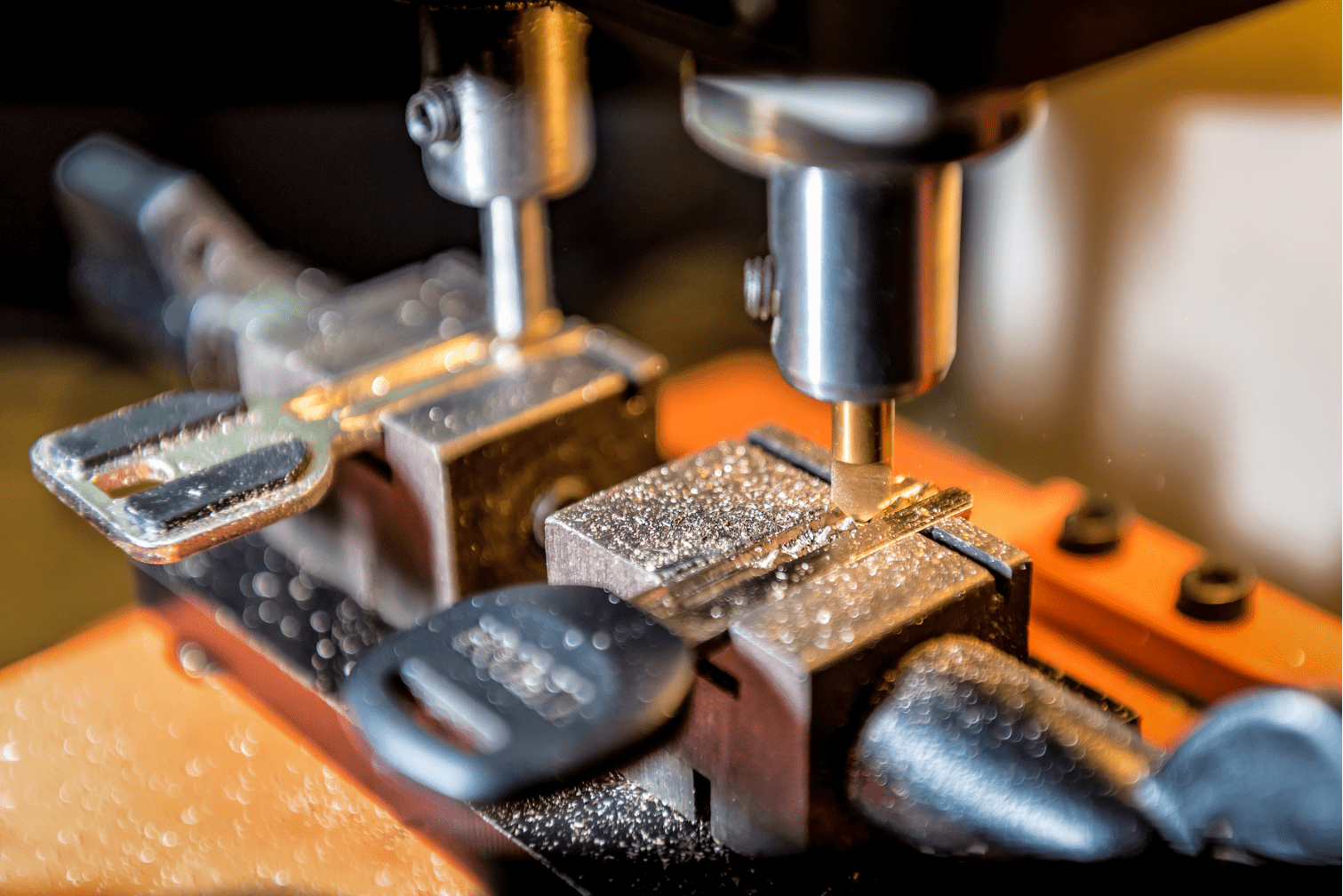The Complete Guide to Automotive Key Cutting Machine - Royal Key Supply